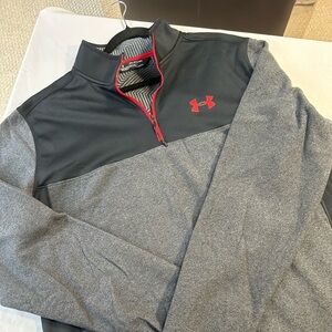 Under Armour Men's Gray and Black Performance sweatshirt